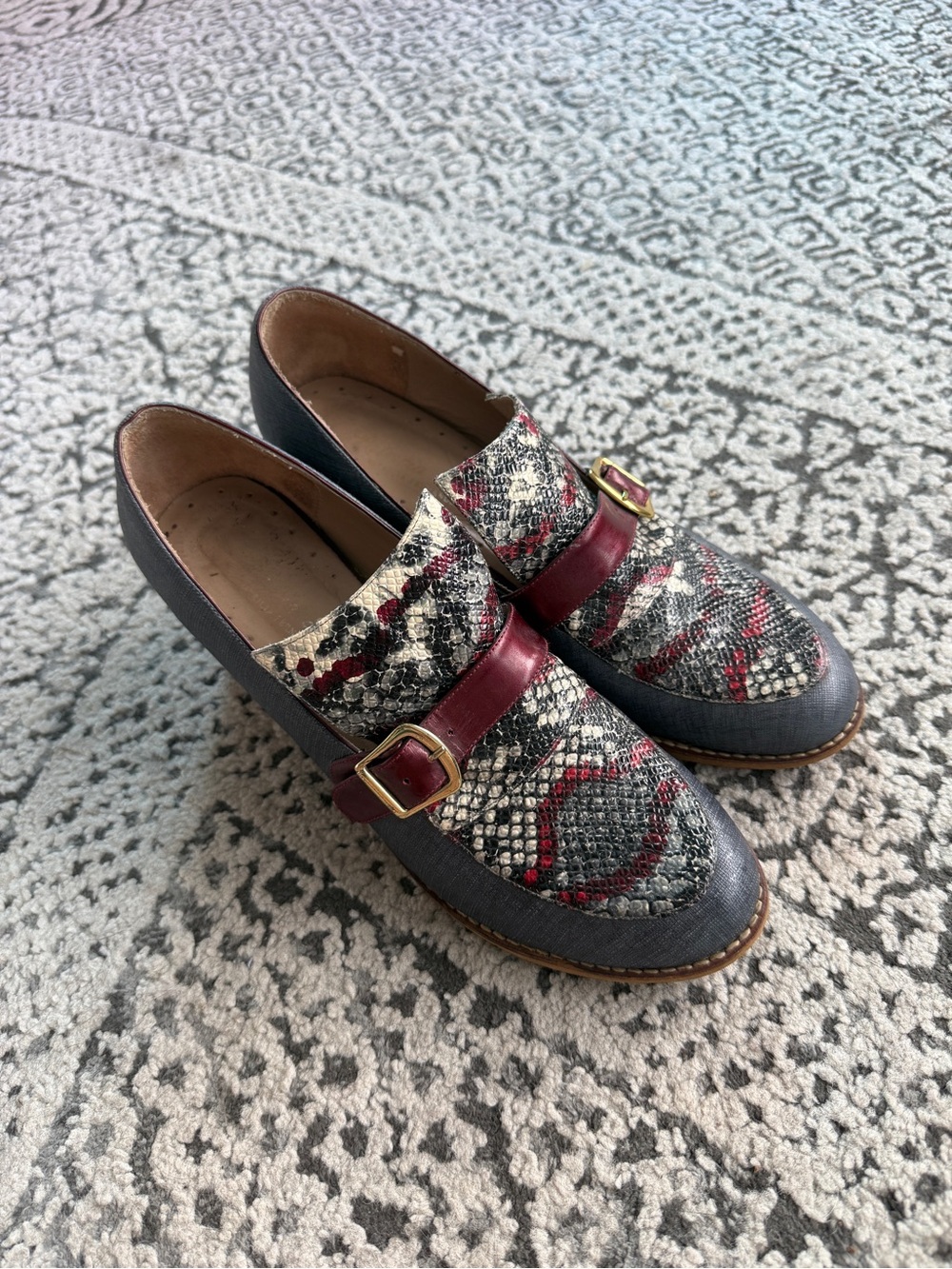 VINTAGE | Gray and Burgundy Women's Block Heel Loafers